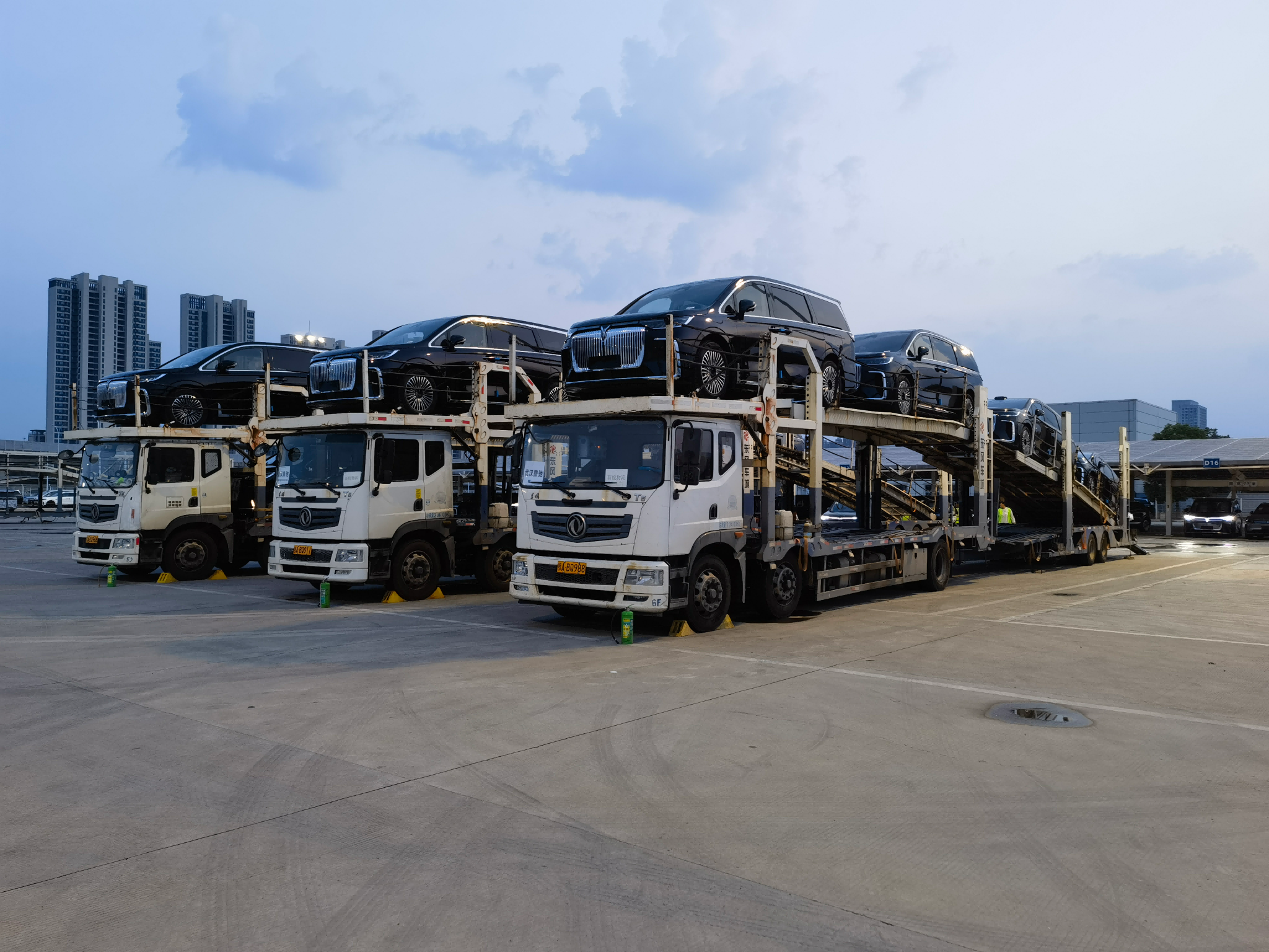 为什么这么多人买？岚图梦想家稳坐新能源MPV 6月销冠王座