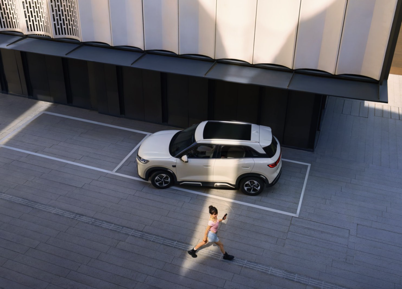 年轻人第一台SUV！元UP 301KM领航型上市，仅7.48万元