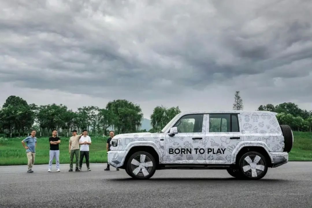 【E汽车】iCAR汽车发布全新中大型SUV——iCAR V27谍照