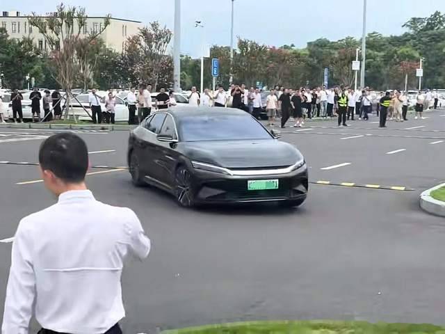 天府机场转圈真相曝光，官方首次回应，行车记录仪彻底被扒！