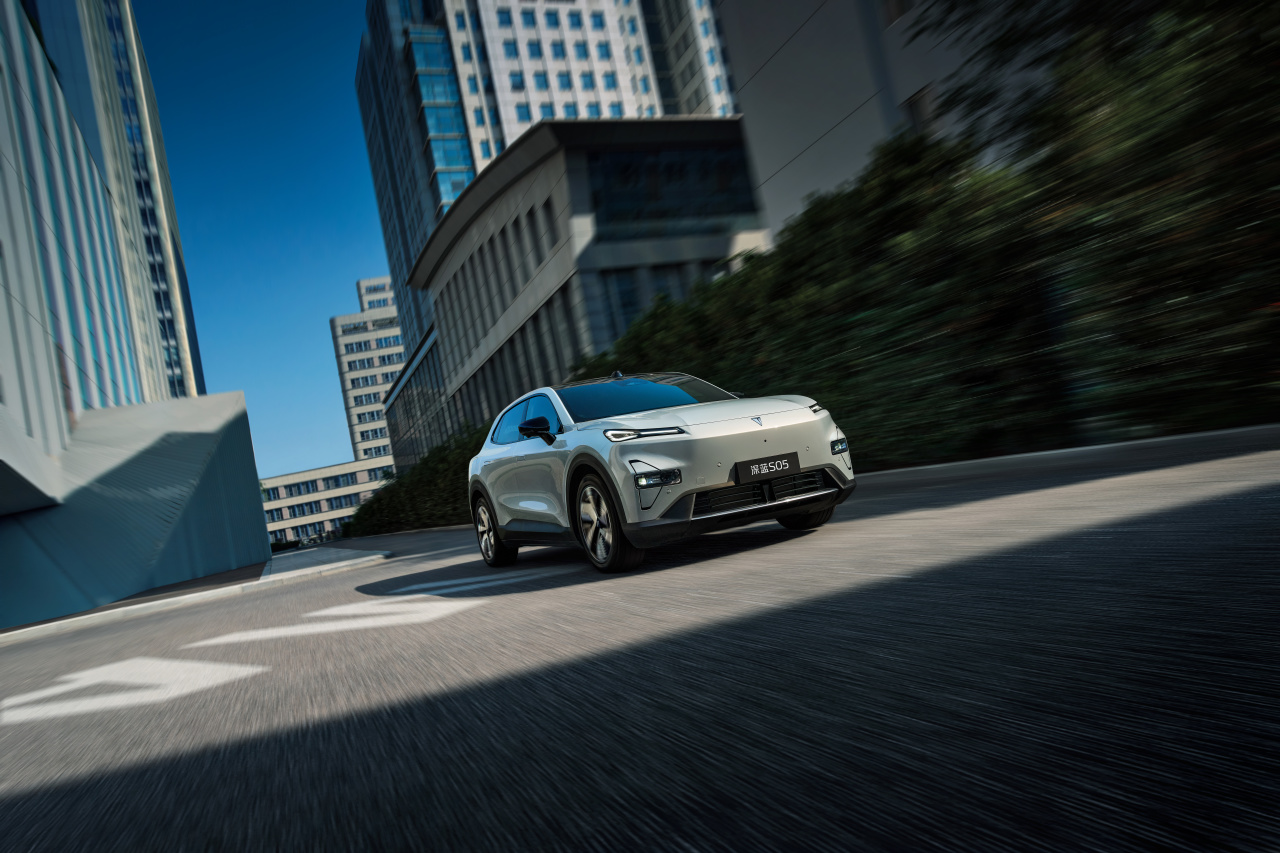 深蓝S05 620km长续航版上市，售价12.99万元起