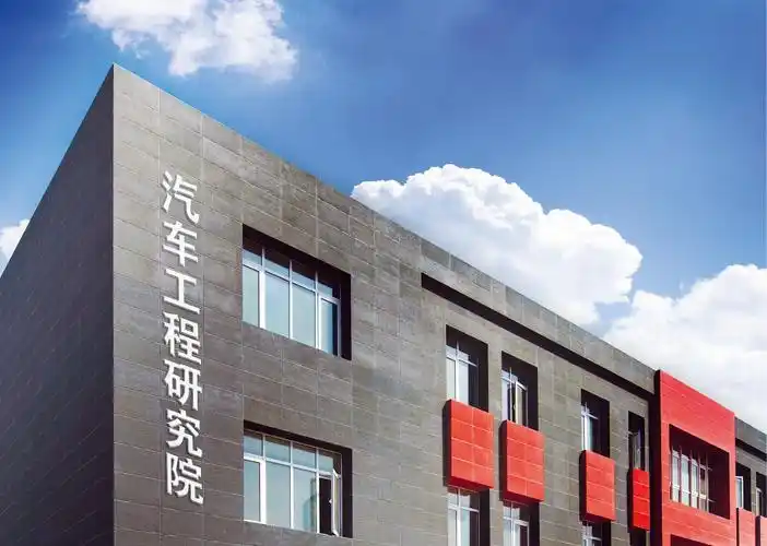 三方回应理想i8与卡车碰撞测试争议：乘龙方面态度强硬，措辞严厉