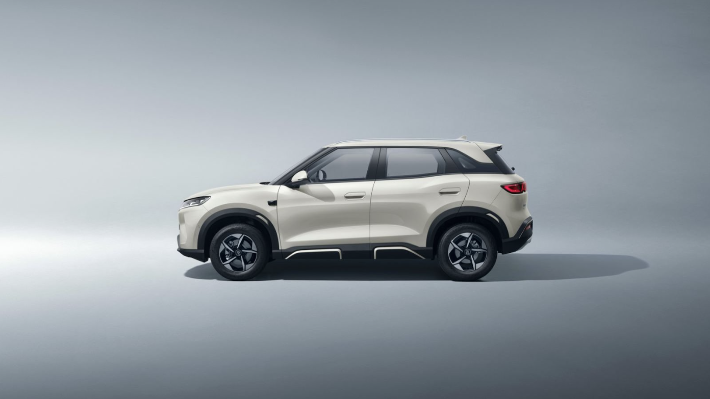 年轻人第一台SUV！元UP 301KM领航型上市，仅7.48万元