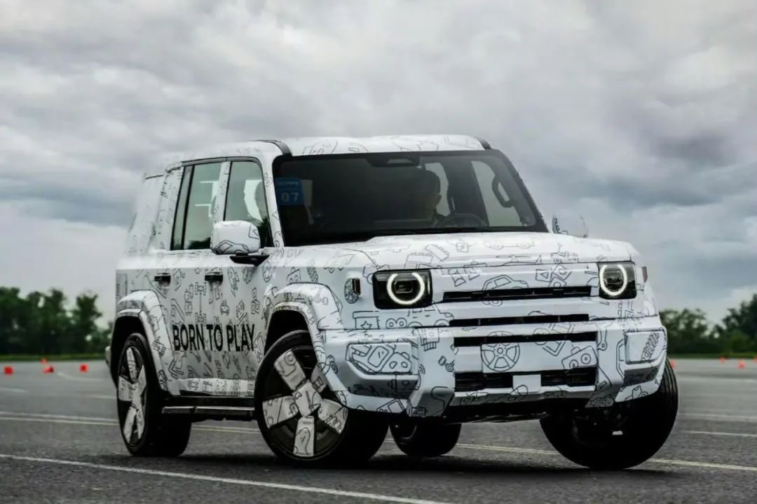 【E汽车】iCAR汽车发布全新中大型SUV——iCAR V27谍照