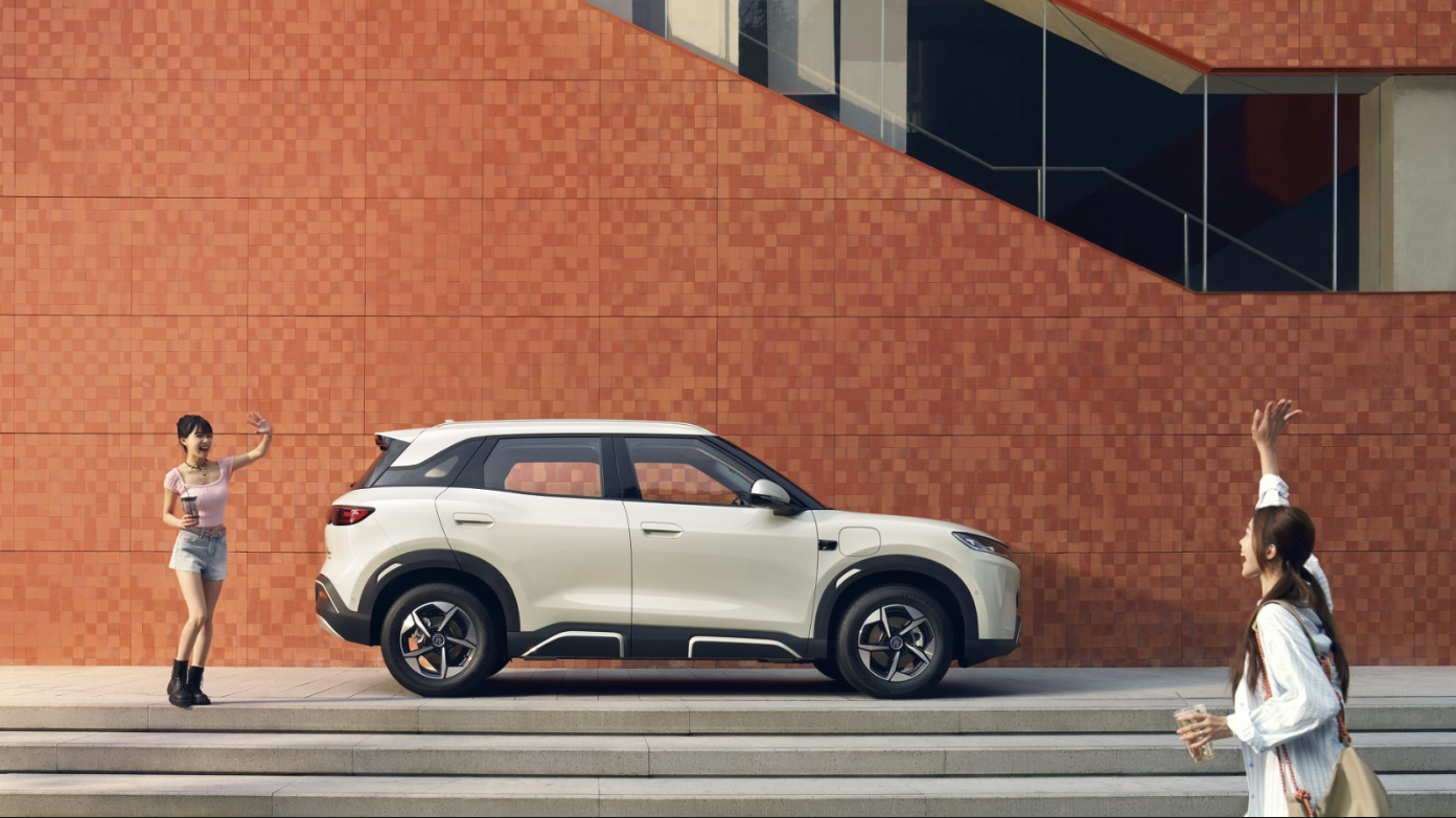 年轻人第一台SUV！元UP 301KM领航型上市，仅7.48万元