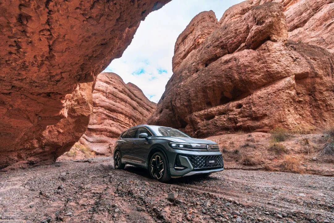 全新揽境，给燃油三排座SUV“正名”