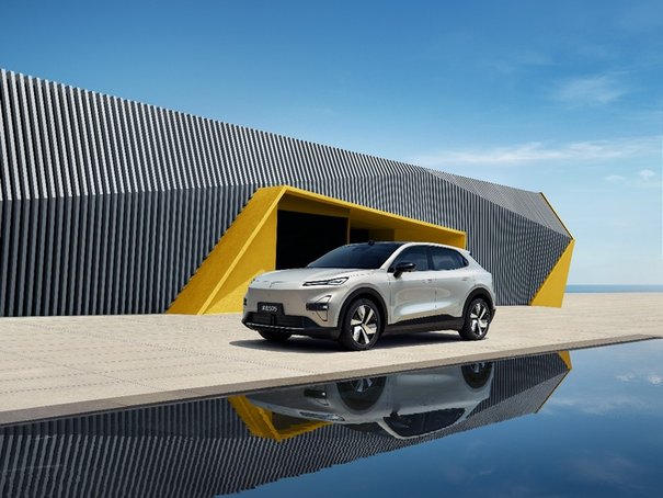 深蓝S05 620km长续航版耀世登场 12.99万起定义15万内SUV续航新高度
