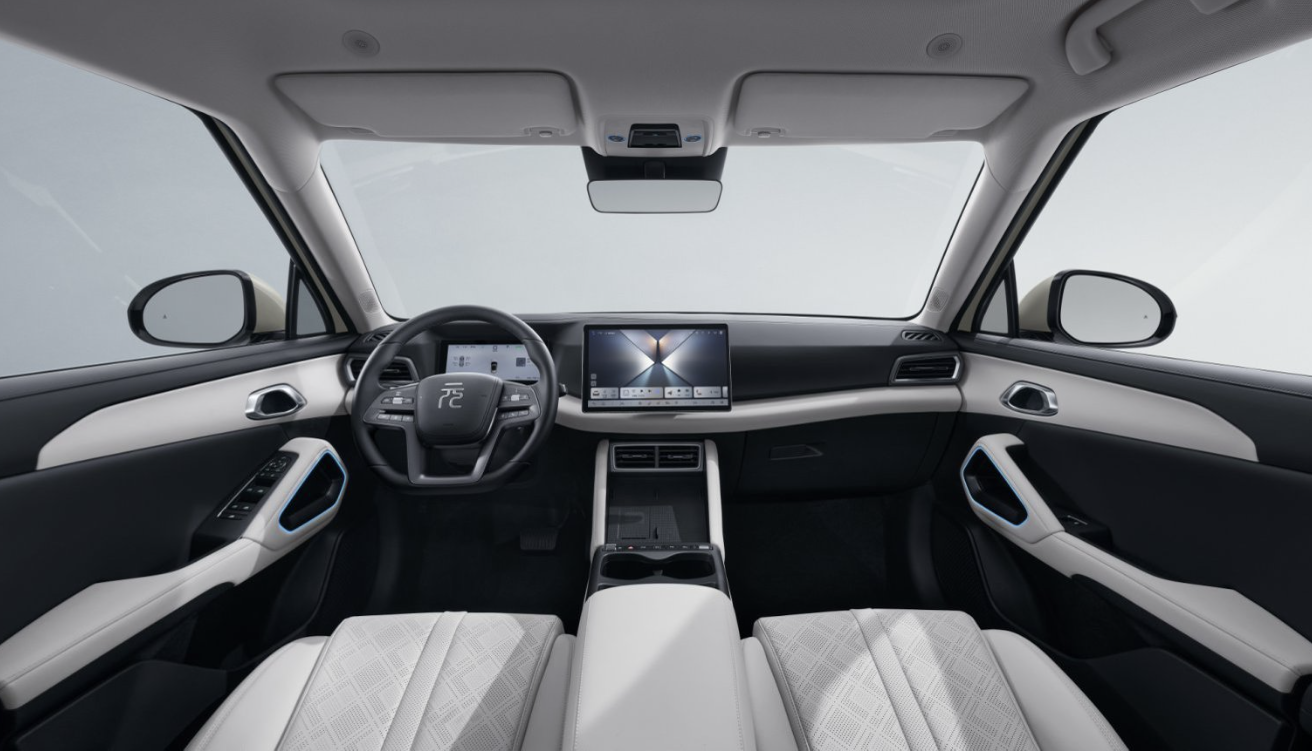 年轻人第一台SUV！元UP 301KM领航型上市，仅7.48万元