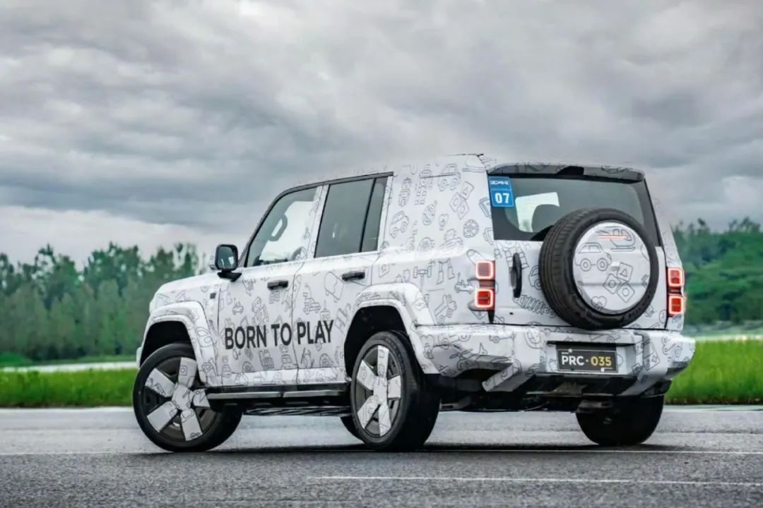 【E汽车】iCAR汽车发布全新中大型SUV——iCAR V27谍照