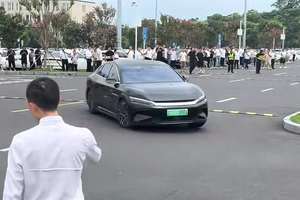 天府机场转圈真相曝光，官方首次回应，行车记录仪彻底被扒！