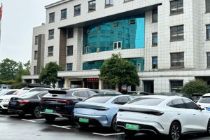 机关大院停车位“变天”，比亚迪凭啥成“体制人严选”？