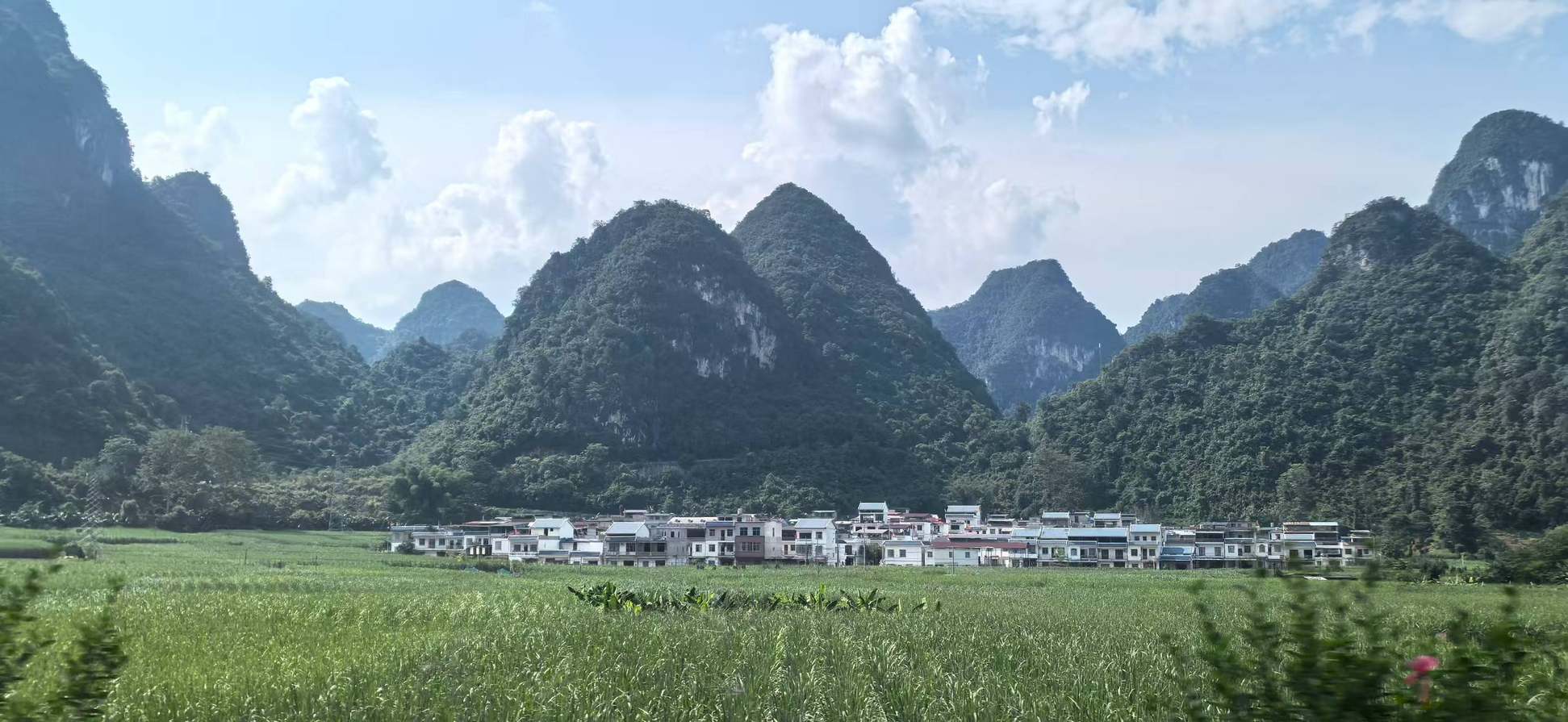 崇左试驾2024款汉兰达：跨越边关山水，总有老友相伴