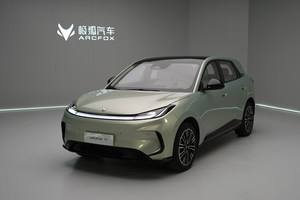 这台纯电小车，有越级体验？