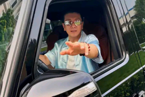 原以为“手撕”车评人，真相：都是演员！