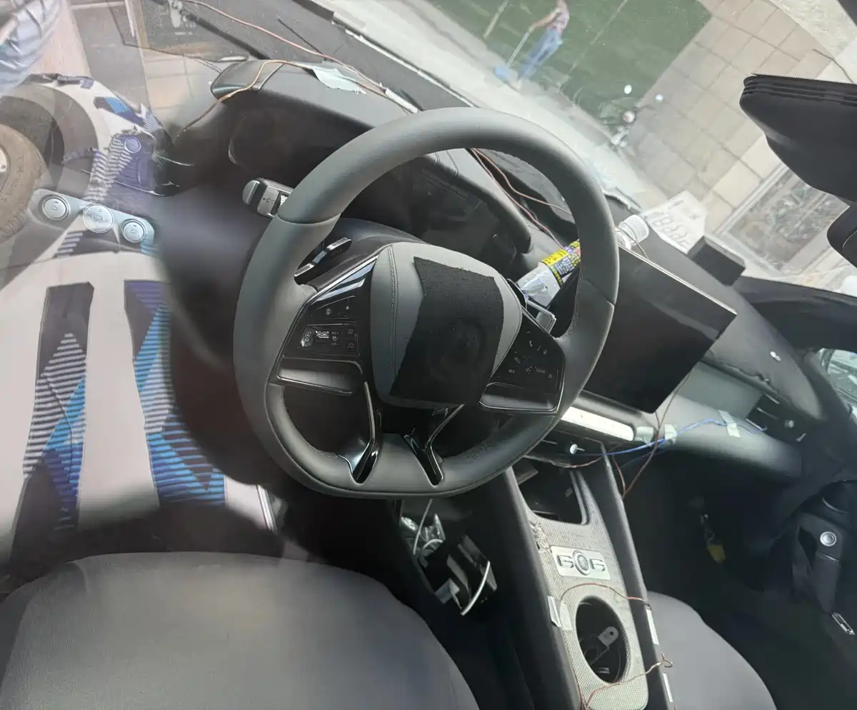 腾势Z跑车要来了，量产版谍照已曝光，基本接近实车