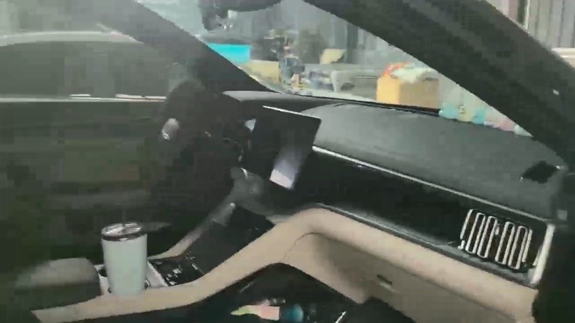 被雷击的宋PLUS EV车况首次曝光！连扛三道闪电，车主安然无恙