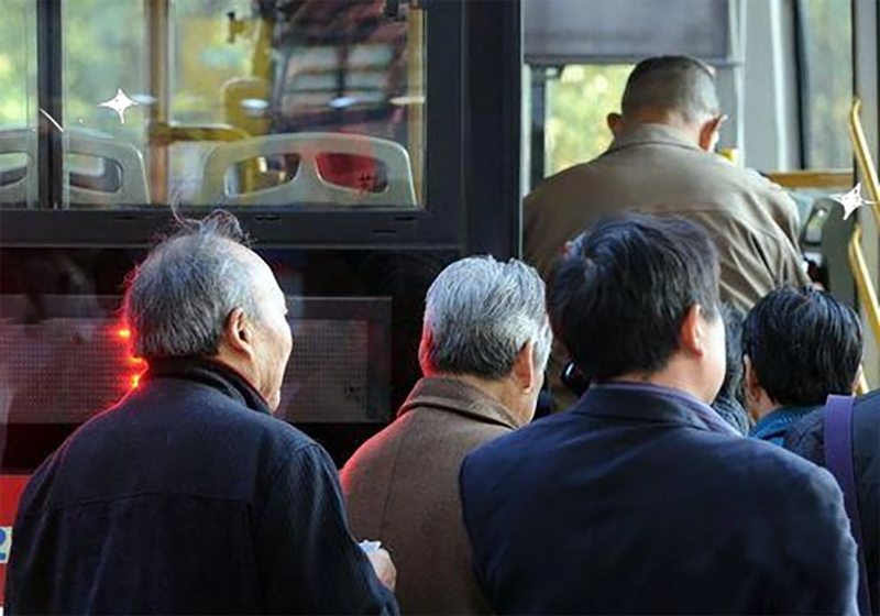 吉林一地早中晚高峰禁止老年人免费乘车？方案已被取消，网友展开热议