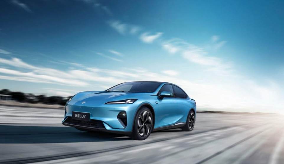 2026款深蓝L07正式上市 共推六款车型 售价13.59-15.59万
