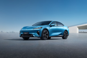 2026款 深蓝L07重磅上市！15万级唯一全系标配华为乾崑智驾轿车