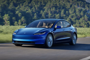 特斯拉 Model 3 长续航发布，一直被追赶从未被超越。