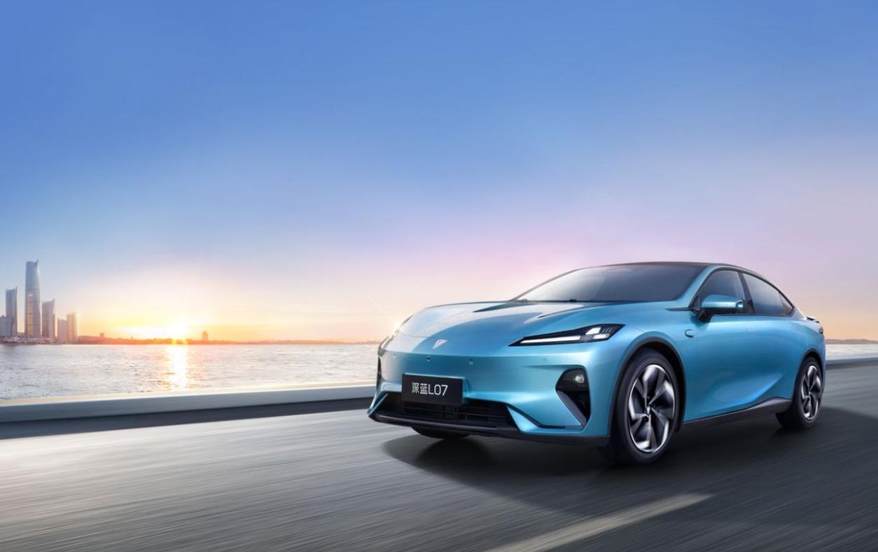2026款深蓝L07正式上市 共推六款车型 售价13.59-15.59万