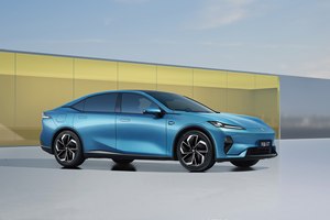 全系标配乾崑智驾 新款深蓝L07上市 售13.59万元起