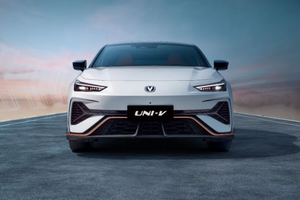 年轻人闭眼入 买2.0T+8AT，6秒破百四排气 只要11万起