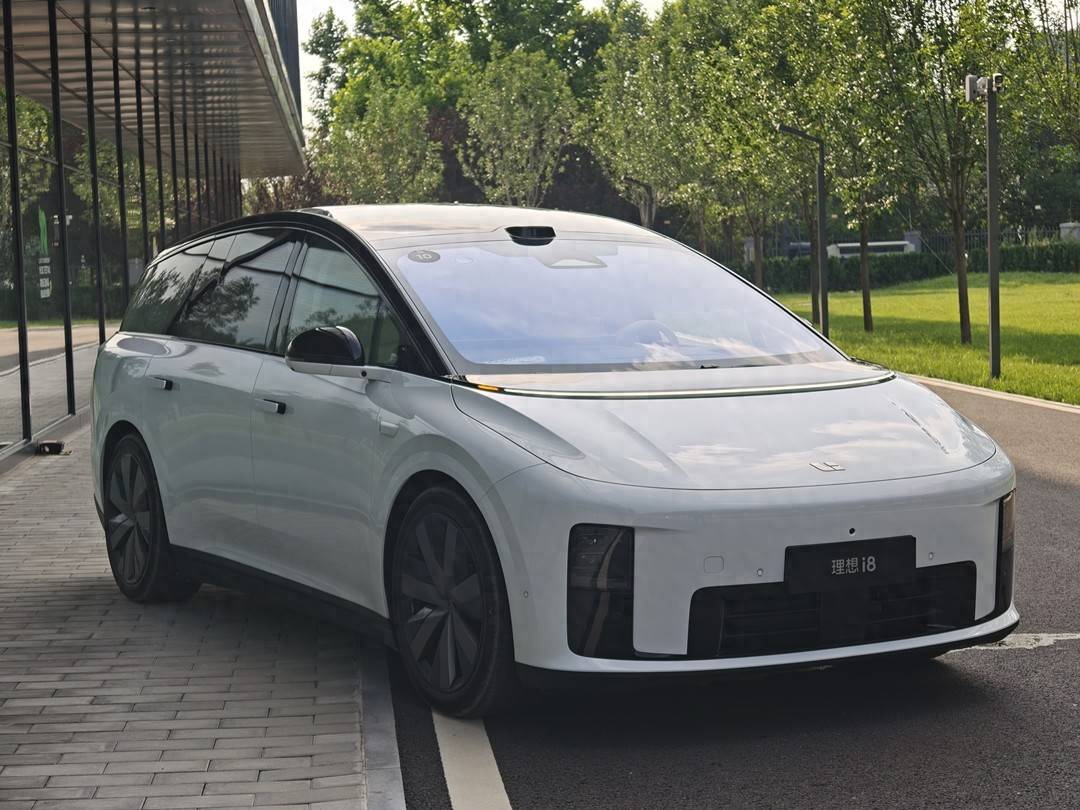 短试理想i8：一改L系列软绵，底盘质感不输50万级SUV
