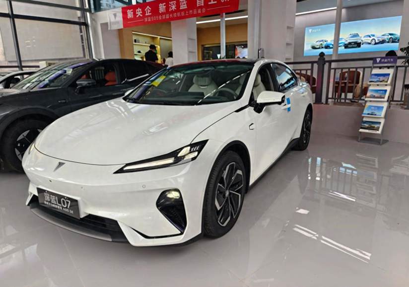 全系标配华为乾崑智驾 升级8295芯片 新款深蓝L07值得买吗？