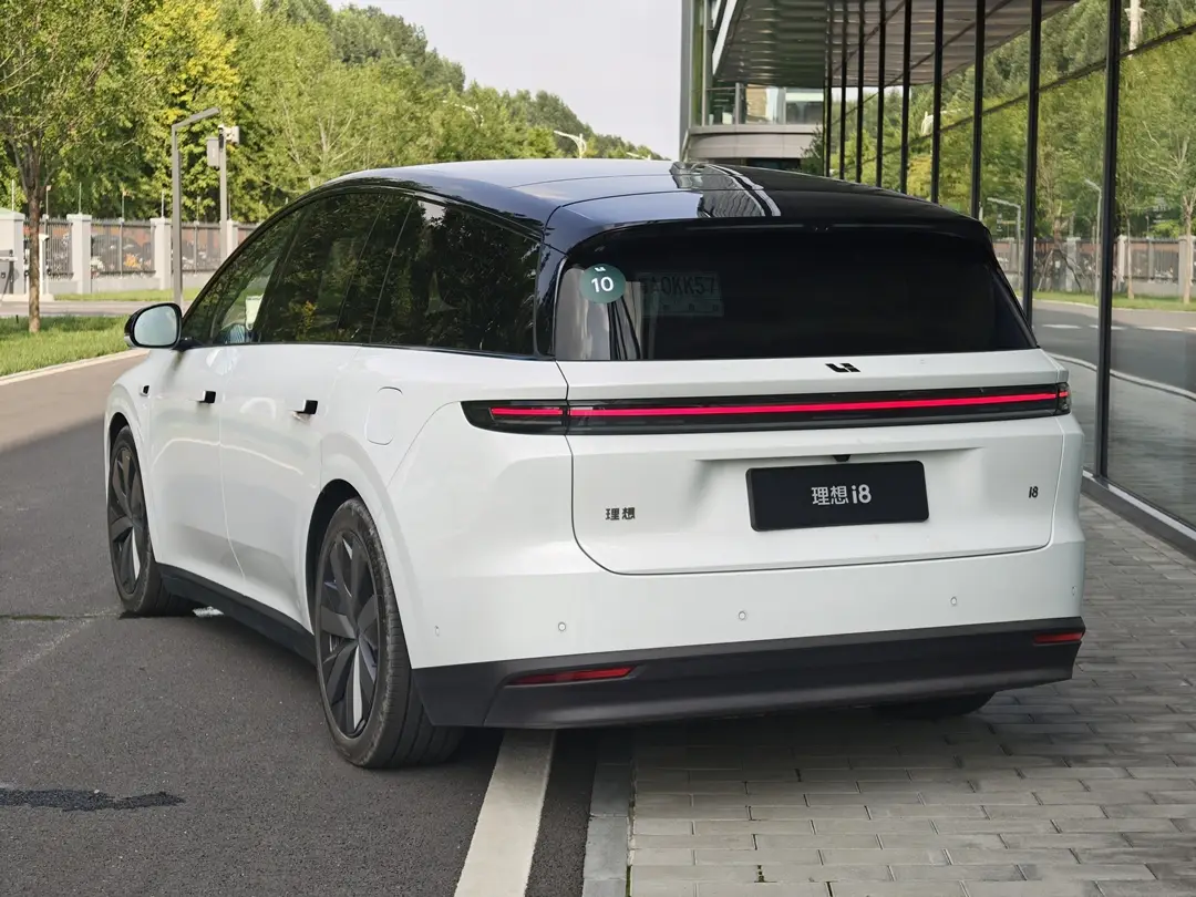 短试理想i8：一改L系列软绵，底盘质感不输50万级SUV