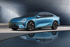 2026款深蓝L07上市 叠加膨胀金后售13.59万元起