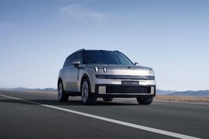 吉利汽车2025年上半年营收首破1500亿，核心归母净利润劲增102%