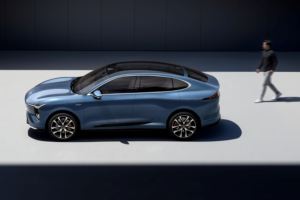 纯电超400的超级增程车，智己全新LS6双版本开启预售