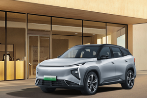 以实力定义家庭SUV，银河L7 EM-i 11.18万起携六重礼而来
