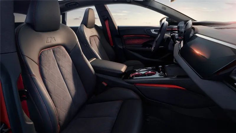都说绕不开3系，如果遇到A5L Sportback呢？