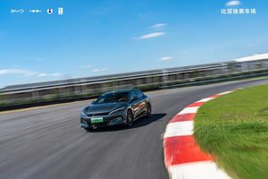 解锁赛道新体验！比亚迪全地形赛车场开业，全场好玩无上限！