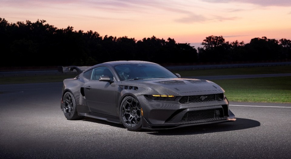 Mustang GTD Liquid Carbon亮相美国加州拉古纳赛道