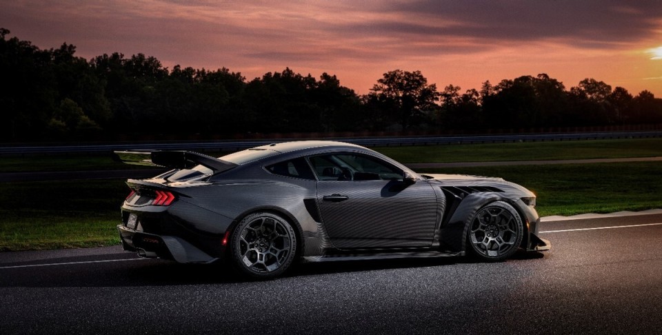 Mustang GTD Liquid Carbon亮相美国加州拉古纳赛道