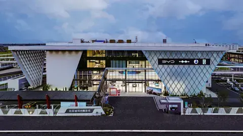 城市里冲沙浮水不是梦 全速好玩尽在比亚迪赛车场
