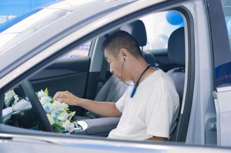 吉利银河A7百城万辆交付仪式哈尔滨峻搏站隆重举行