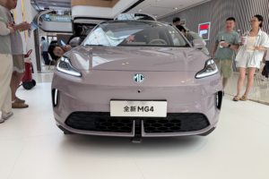 后驱改前驱，后五连杆改扭转梁，换代MG4与海豚争家庭用户？