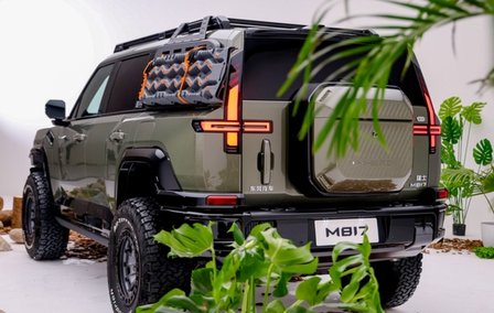 “豪华智能越野SUV”猛士M817正式上市 售价31.99万元起