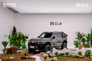 开辟智野新品类，全能战车猛士M817颠覆豪华智能越野体验！