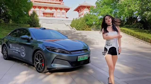 比亚迪突曝大消息：不装了摊牌了，这才是真正的遥遥领先！