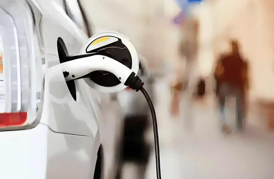 2025年买车：同款车型，选纯电还是增程？