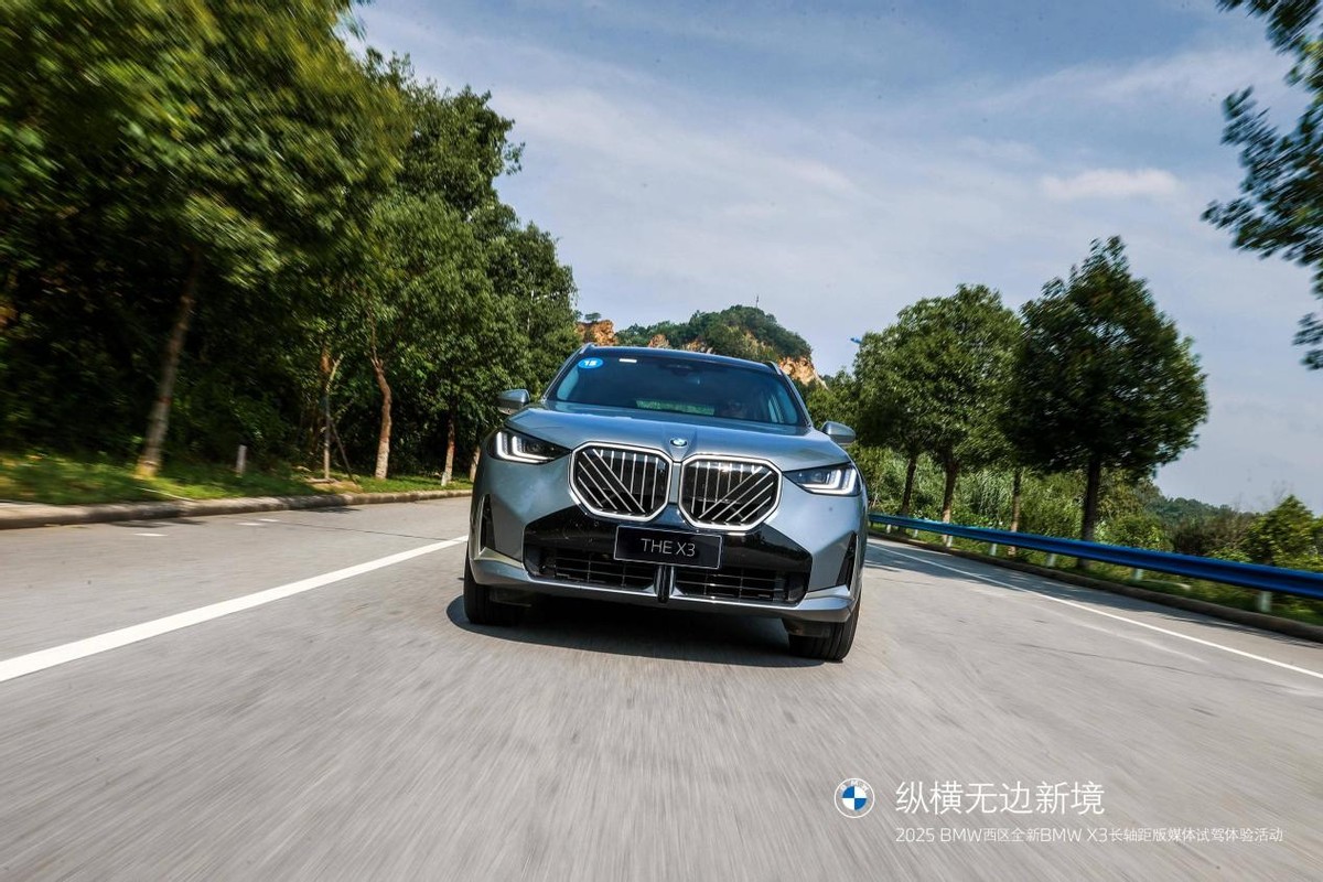 全新BMW X3长轴距版——驾趣进阶，舒适翻倍