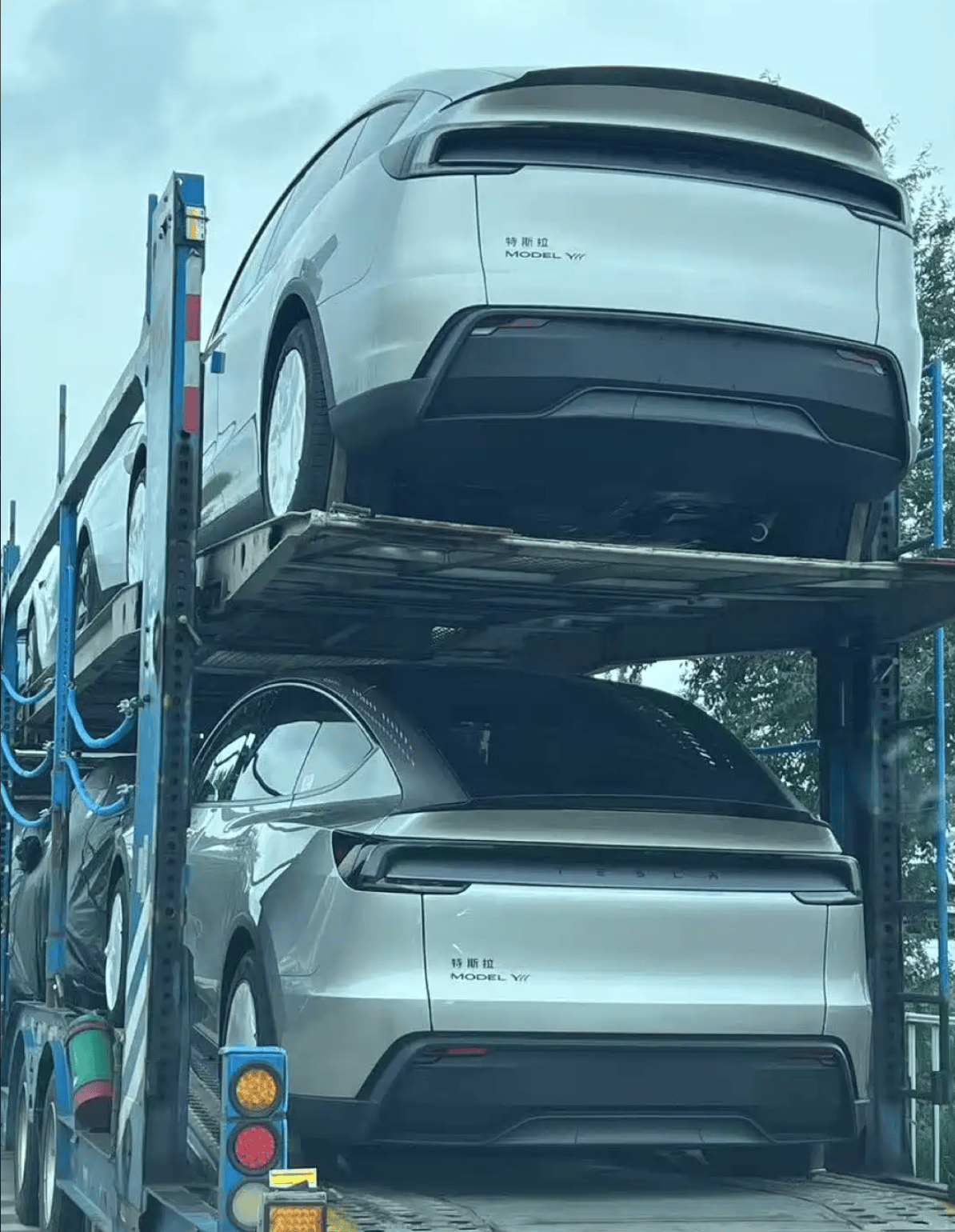 采用三排6座布局 特斯拉Model Y L实车曝光