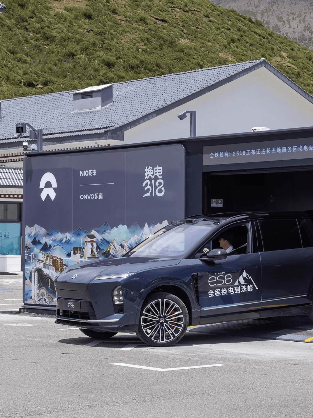 李斌开ES8去珠峰，这次没用奶妈车