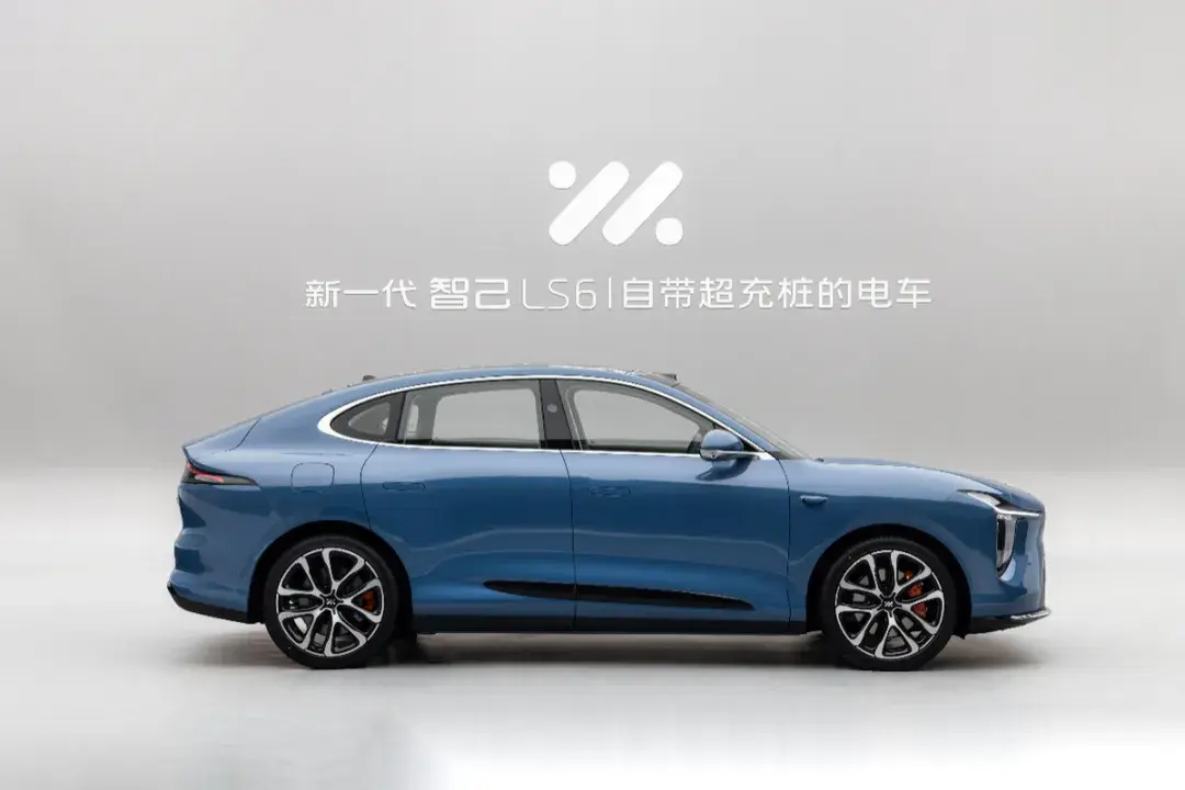 半小时订单破万，全国门店挤爆！新一代智己LS6凭什么这么火？