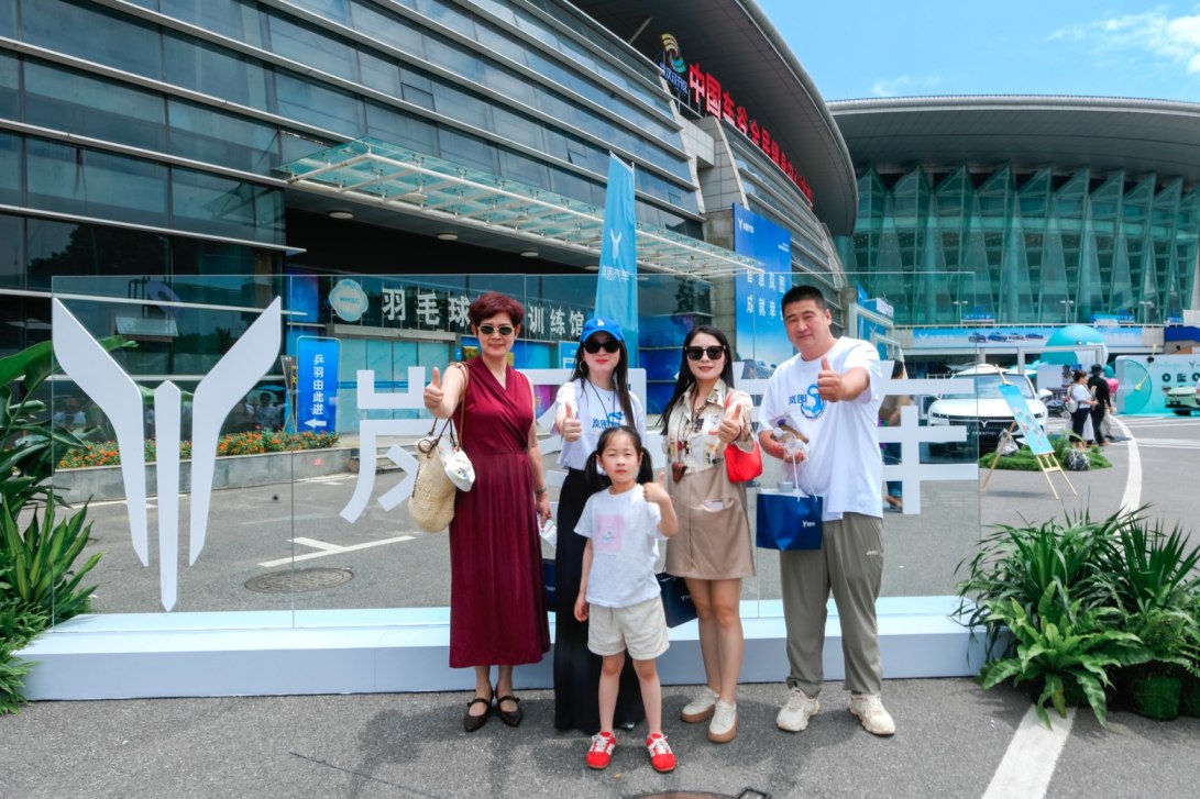 岚图汽车7月交付12135辆 全面夯实央国企高端新能源第一品牌地位